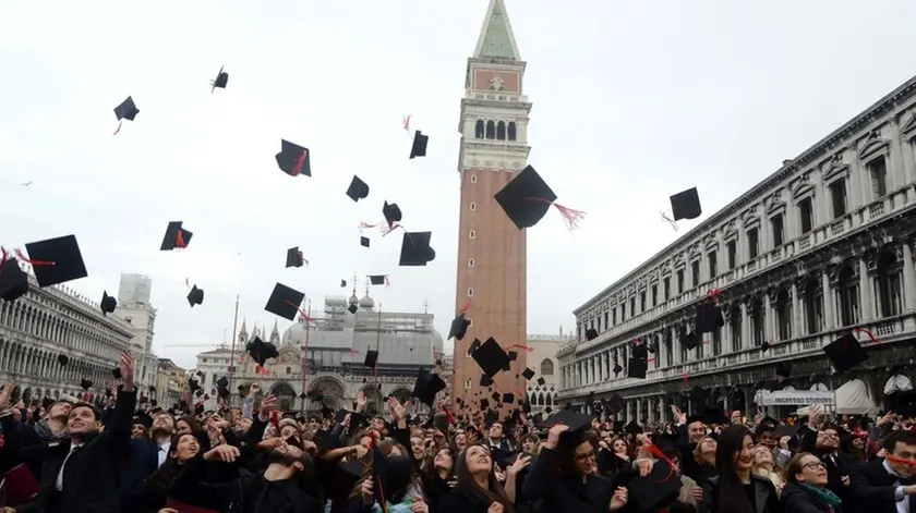 Interpress/M.Tagliapietra Venezia 08.11.2014.- Cerimonia di consegna Lauree in Piazza San Marco.