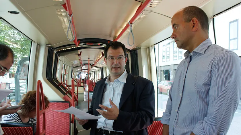 agenzia candussi. Conferenza stampa nel tram da Mestre Piazzale Cialdini a Venezia Piazzale Roma, con l'assessore Renato Boraso.