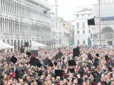 Interpress/Mazzega Pellicani Venezia, 10.11.2012.- Università degli Studi Cà Foscari.- Proclamazione delle lauree in Piazza San Marco.-