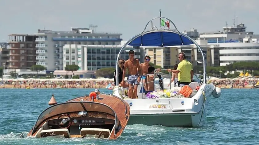 SCATTOLIN - TOMMASELLA - BIBIONE - BARCA SALVATA