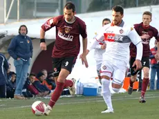 (CRUCCU) PORTOGRUARO 09/12/2012 MATTEO BOEM PORTOGRUARO (MAGLIA GRANATA) VS CREMONESE N¡9 DELLA ROCCA (PORTOGRUARO)