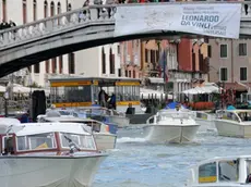 Interpress/Mazzega Vitucci Venezia, 18.09.2013.- Traffico in Canal Grande all'altezza della Stazione Ferroviaria.-