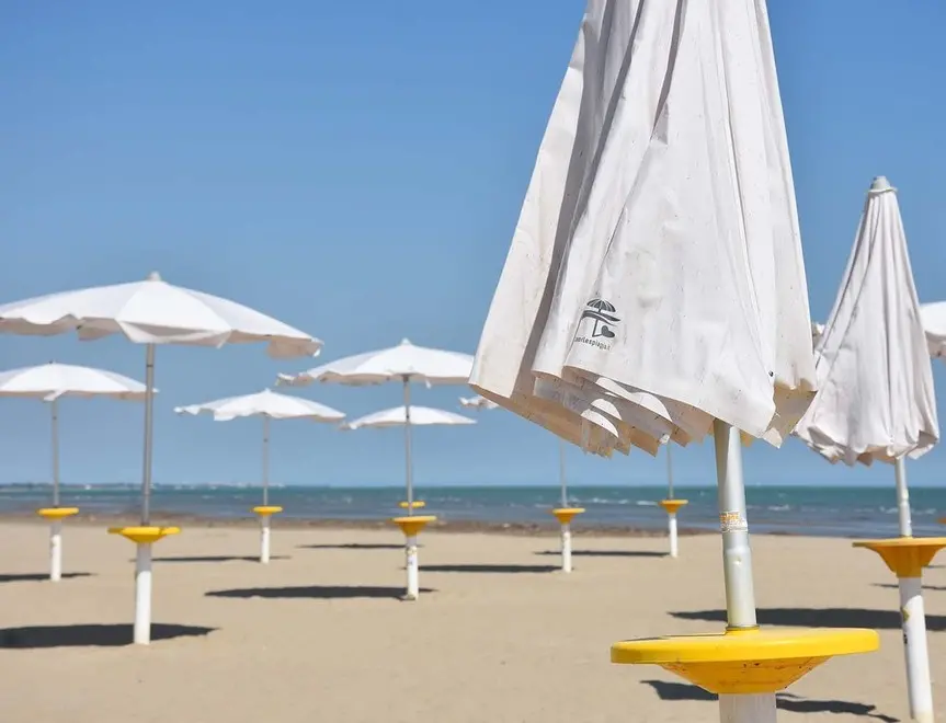 BARON - TOMMASELLA - CAORLE - PROVE DI POSIZIONAMENTO OMBRELLONI