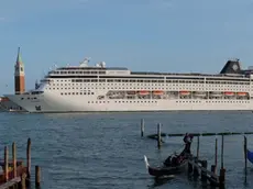 Interpress/M.Tagliapietra Venezia 12.04.2014.- Nave da Crociera MSC Armonia in partenza ieri in bacino San Marco.