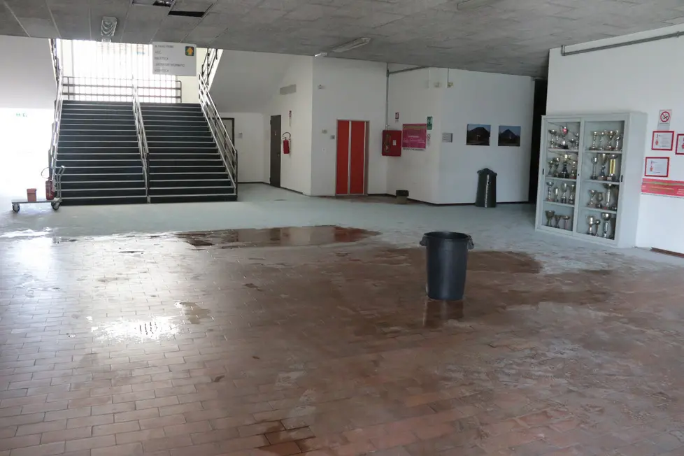 Foto Agenzia Candussi/Baschieri/ Via Asseggiano, Mestre/ Atti di vandalismo nella scuola Edison-Volta