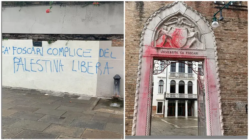 Protesta a Ca' Foscari, muri imbrattati e vernice sul portone