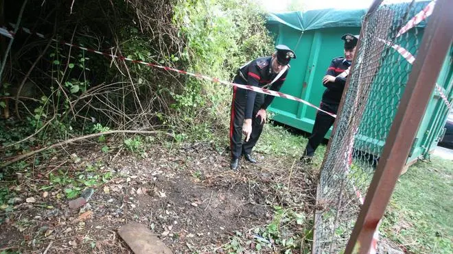 Cogollo del Cengio ritrovamento cadevere in decomposizione zona Ponte San Agata nella foto Carabinieri della stazione di Piovene indicano il punto dove giaceva il corpo