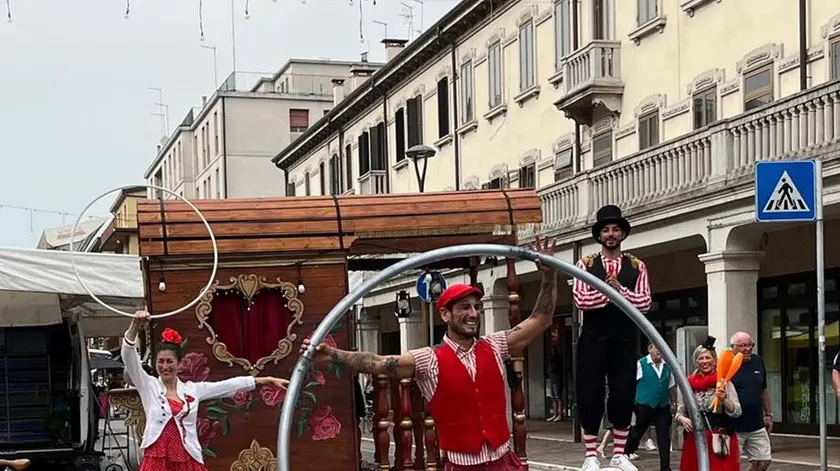 Giocolieri in via Piave