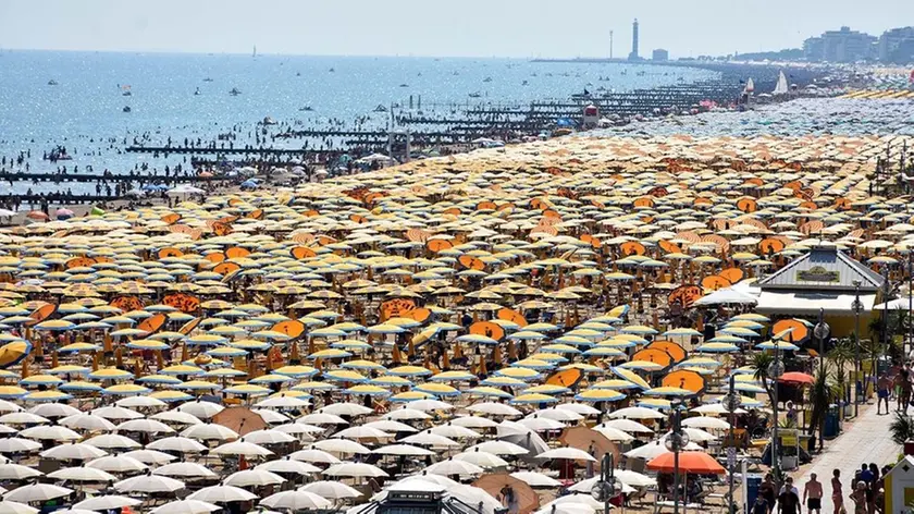 COLUCCI - DINO TOMMASELLA - JESOLO - CODE ENTRATA JESOLO PAESE E MARE AFFOLLATO