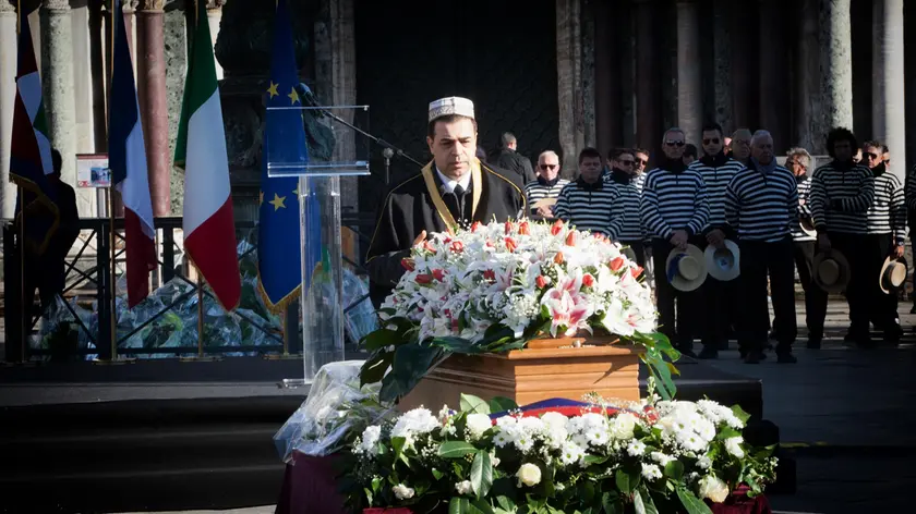 24/11/2015 Venezia, Funerali di Stato in Piazza San Marco di Valeria Solesin, la giovane uccisa nell'attentato al teatro Bataclan di Parigi - Imam di Venezia Hamad Al Mohamad