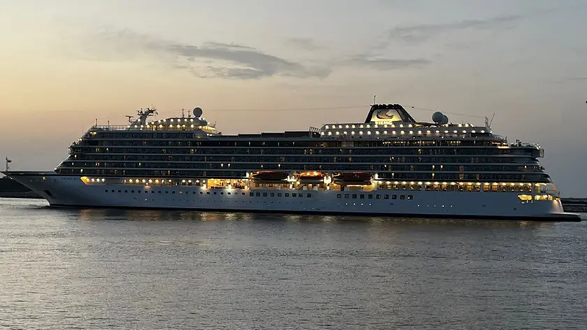 La nave da crociera Viking Sky all'arrivo a Chioggia lo scorso anno