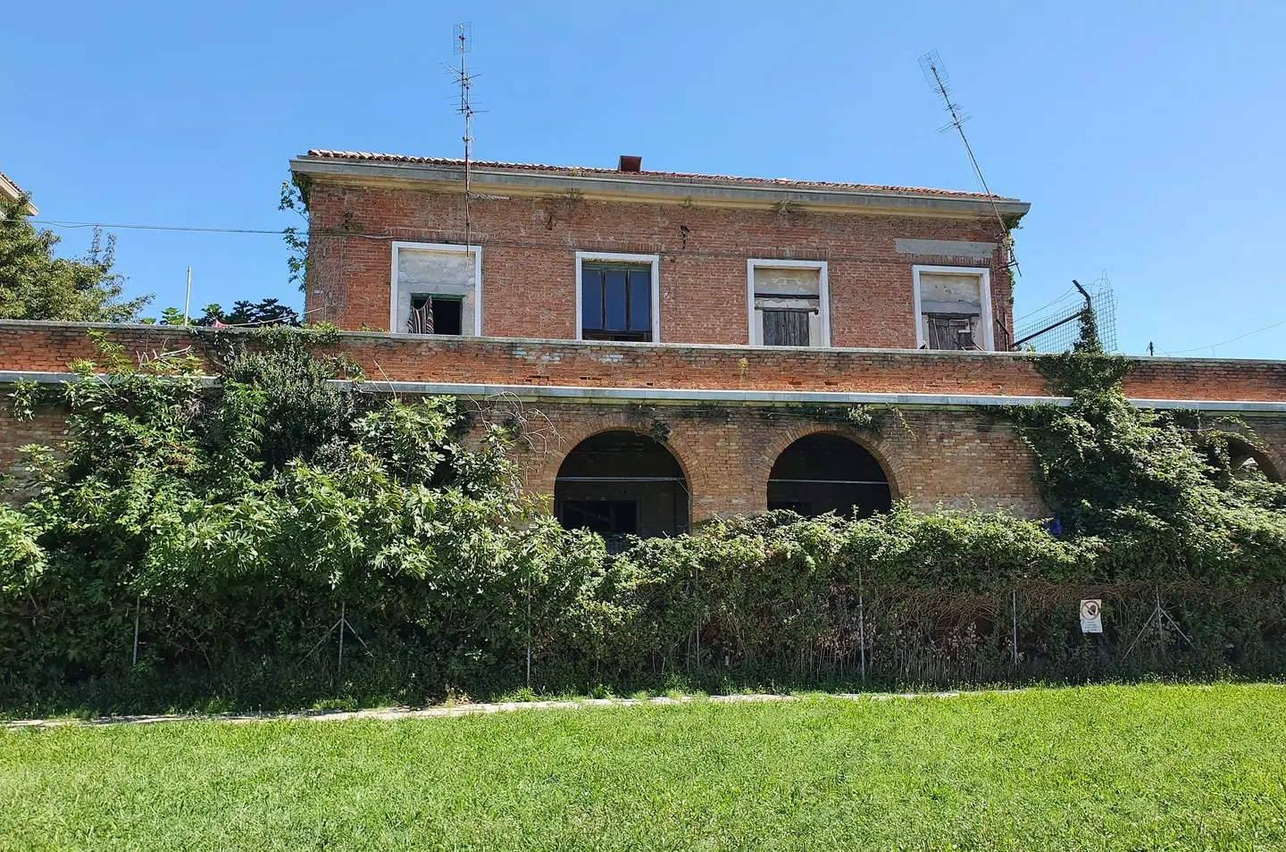Interpress/Matteo Tagliapietra. 19,08,20.- Case abbandonate Marina Militare
