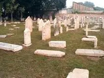 Il cimitero ebraico di via Cipro al Lido