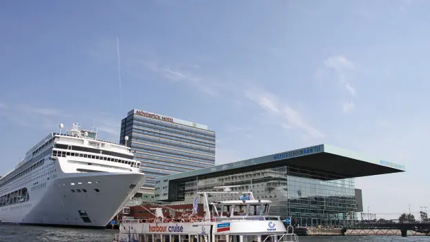 Il porto passeggeri di Amsterdam