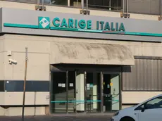GIORNALISTA: Furlan AGENZIA FOTO: Candussi LUOGO: piazza Barche, Mestre DESCRIZIONE: Banca Carige