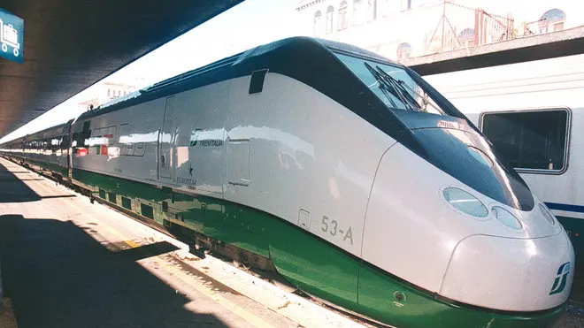 25.01.2002.- INAUGURAZIONE DEL NUOVO CLUB EUROSTAR DELLA STAZIONE DI VENEZIA S. LUCIA. TRENO EUROSTAR.- INTERPRESS/RAFFELE
