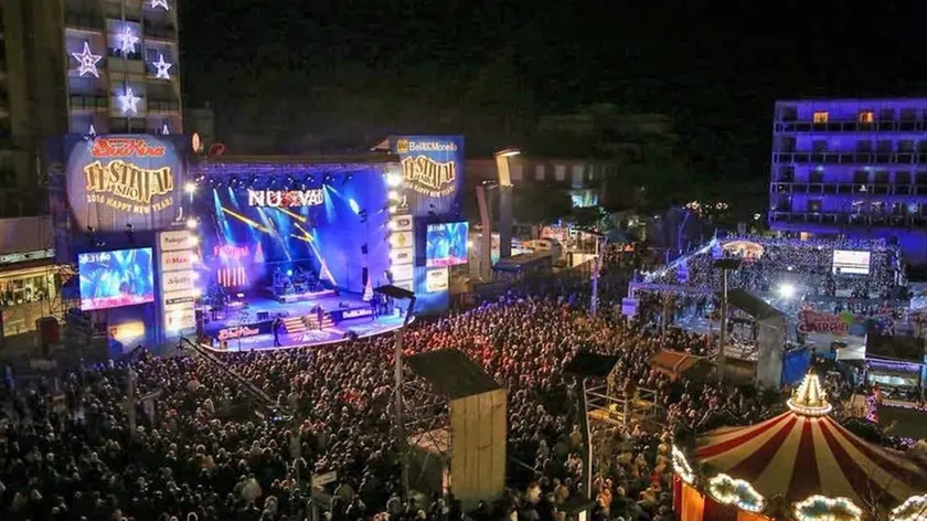 COLUCCI - DINO TOMMASELLA - JESOLO LIDO - FESTA DI CAPODANNO IN PIAZZA MAZZINI