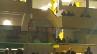 Alcuni momenti dei tafferugli fuori dall’impianto sportivo dopo la partita tra Spinea a Treviso