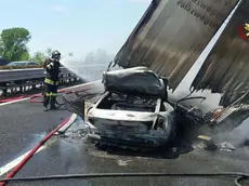 COLUCCI - DINO TOMMASELLA - PORTOGRUARO - INCENDIO CAMION IN A 4 - FOTO VV.FF.