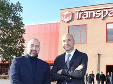 COLUCCI - DINO TOMMASELLA - NOVENTA DI P. - DITTA TRANSPACK - A SX IL SINDACO MARIAN E A DX PITTARELLO NICO PRESIDENTE DEL GRUPPO TRANSPACK