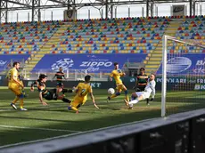 Il gol di Francesco Forte per la vittoria 2-1 del Venezia a Frosinone