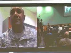 Un momento della videoconferenza del Generale Darryl Williams, comandante della US ARMY AFRICA, che si trova in quarantena insieme ad altri dieci commilitoni all'interno della Caserma EDERLE per il rischio di contagio da Ebola dopo il rientro dalla missione condotta dalla sua unità in Liberia, Vicenza, 28 Ottobre 2014. ANSA/ CLAUDIO MARTINELLI