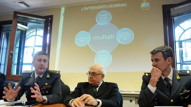 Interpress/Tagliapietra Venezia 28.02.2013.- Conferenza stampa della Guardia di Finanza "Operazione Chalet". Procura della Repubblica. Da sx Col. Renzo Nisi, Luigi Delpino, Ten. Col. Giavanni Parascandolo (Com. PD).