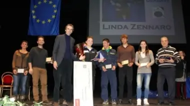 Linda Zennaro con quasi tutti i precedenti vincitori del premio Atleta dell’anno sul palco del teatro Toniolo
