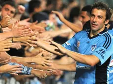 (FILE) Sydney FC's Alessandro Del Piero celebrates with the Sydney FC fans after their round 13 A-League win against the Central Coast Mariners at Allianz Stadium in Sydney, Australia, 27 December 2012. .ANSA/DEAN LEWINS