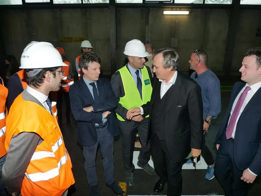 Autorità e proprietà all'accensione del forno