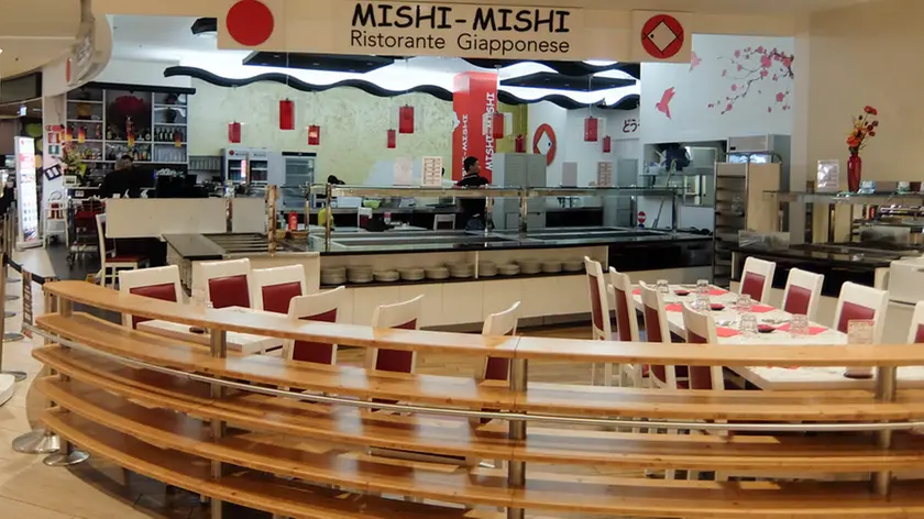 Foto Agenzia Candussi/ Baschieri/ Mestre, centro comm.le Auchan/ "Mishi-Mishi" Ristorante Giapponese