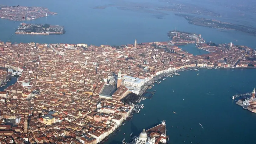 Interpress/Mazzega Venezia, 22.04.2015.- FOTO AEREE Nella foto Venezia