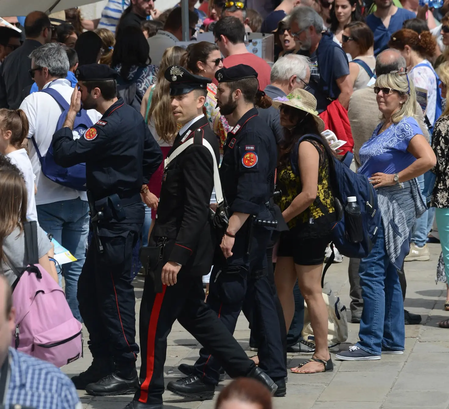 Interpress/Tagliapietra Venezia 03.06.2016.- Controlli carabinieri antiabusivi in riva degli schiavoni.