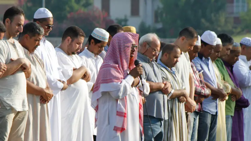 Agenzia Candussi. Giornalista: Artico. Descrizione: festeggiamenti per l'ultimo giorno di Ramadan, presso Parco Catene, Marghera.