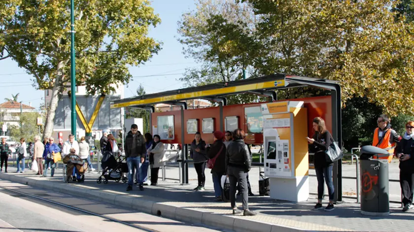 Agenzia Candussi, giornalista Chiarin. Nuova biglietteria automatica ACTV in Piazzale Cialdini, Mestre.