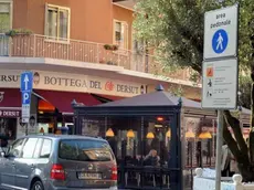 MORSEGO FGAVAGNIN SAN DONA DI PIAVE DERSUT CAFFE' DELL'ISOLA PEDONALE E DELLA TITOLARE HANNO SUBITO UNA RAPINA QUESTA NOTTE... - Il caffe' Dersut all'inizio dell'isola pedonale di corso Trentin