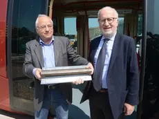 Interpress/M.Tagliapietra Venezia 14.04.2014.- Arrivo del Tram a Piazzale Roma e saldatura del Sindaco dell'ultimo pezzo di rotaia. Giorgio Orsoni e Antonio Stifanelli.