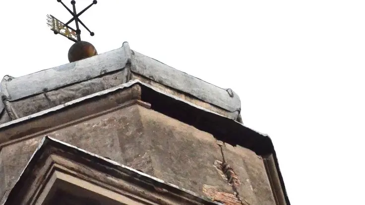 Interpress/Gf.Tagliapietra. 29.05.2016. Fulmine si scarica sul campanile di San Giovanni Evangelista abbattendo un cornicione in pietra D'Istria.