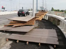 Foto Agenzia Candussi/ Chiarin/ Venezia, ponte della libertà/ Temporale causa gravi danni alla pista ciclabile