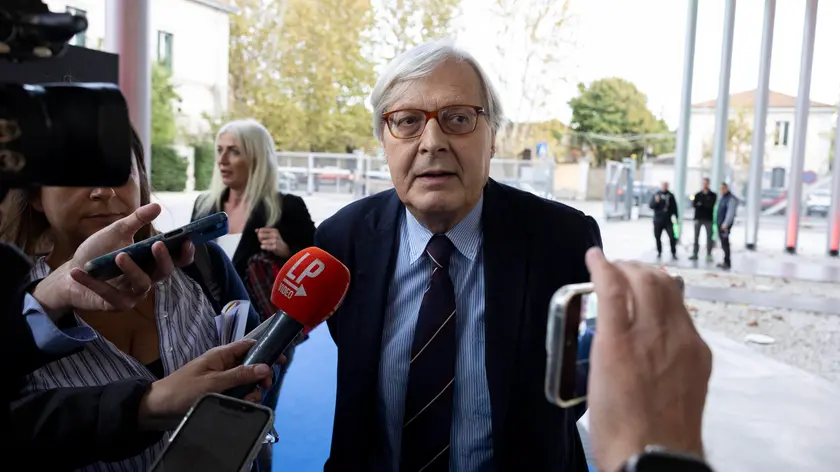 Il sottosegretario alla Cultura, Vittorio Sgarbi, al MAXXI di Roma, 27 ottobre 2023. ANSA/MASSIMO PERCOSSI
