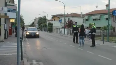 Via Gobbi a Campalto I vigili urbani effettuano i rilievi dopo l’incidente