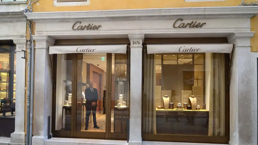 INTERPRESS/TAGLIAPIETRA. SAN MOISE' NUO NEGOZIO DI "CARTIER"