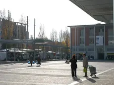 MARGHERA 25.11.2003 P.ZZA MERCATO INCHIESTA TRA LA GENTE E COMMERCIANTI MERCATO SETTIMANALE....(C) Bertolin M. richiesto da PELLICANI MARGHERA P.ZZA MERCATO INTERVISTE AMBULANTI E CITTADINI PER IL MERCATO SETTIMANALE