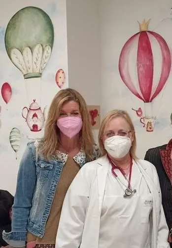 Daniela Buranello con la primaria della Pediatria Paola Cavicchioli