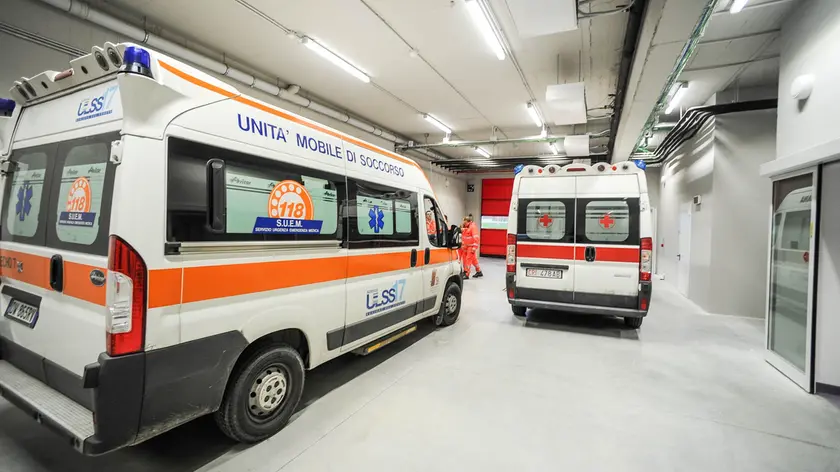 Schiavonia (PD), 17.11.2014 Trasferimento del pronto soccorso all'ospedale di Monselice a quello di Schiavonia, ph. Zangirolami. Nella foto: le autoambulanze di Monselice prendono posto nel nuovo Pronto Soccorso