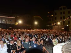 CAIAFFA VENEZIA 30.08.2011.-ARENA SAN POLO ANTEPRIMA MOSTRA DEL CINEMA.- INTERPRESS CAIAFFA VENEZIA 30.08.2011.-ARENA SAN POLO ANTEPRIMA MOSTRA DEL CINEMA.- NELLA FOTO MARCO MULLER, MAURO CONTI,ANDRE_ TECHINE,CAROLE BOUQUET,PAOLO BARATTA. INTERPRESS