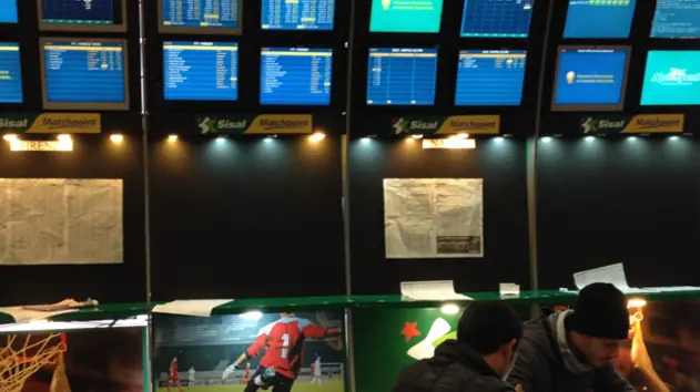 Centro Scommesse Sisal in piazzale Foscari a Marghera rapinato nella notte