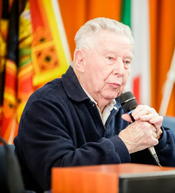 Foto Agenzia Candussi / FURLAN / Mestre via MURATORI / MESTRE IL PARTIGIANO MARIO BONIFACIO PARLA AGLI STUDENTI DEL GRITTI.IN FOTO MARIO BONIFACIO PARTIGIANO.