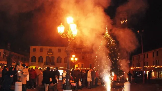 FURLAN MIRANO: CAPODANNO IN PIAZZA 01/01/2008 LIGHTIMAGE