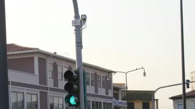 Il semaforo con Vistared lungo la Brentana, in piazza Marconi a Stra